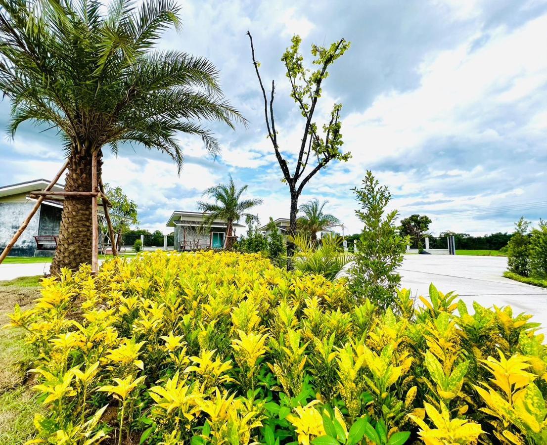 Farm View Resort @Uthai Thani ฟาร์มวิว รีสอร์ท อุทัยธานี Nong Khayang Exterior foto